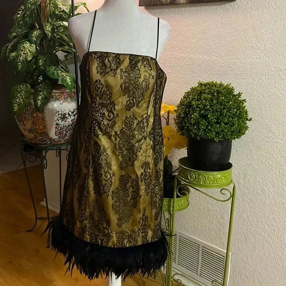 Ignite Evenings by carol linn lace feather Dress size 14 - Picture 3 of 6